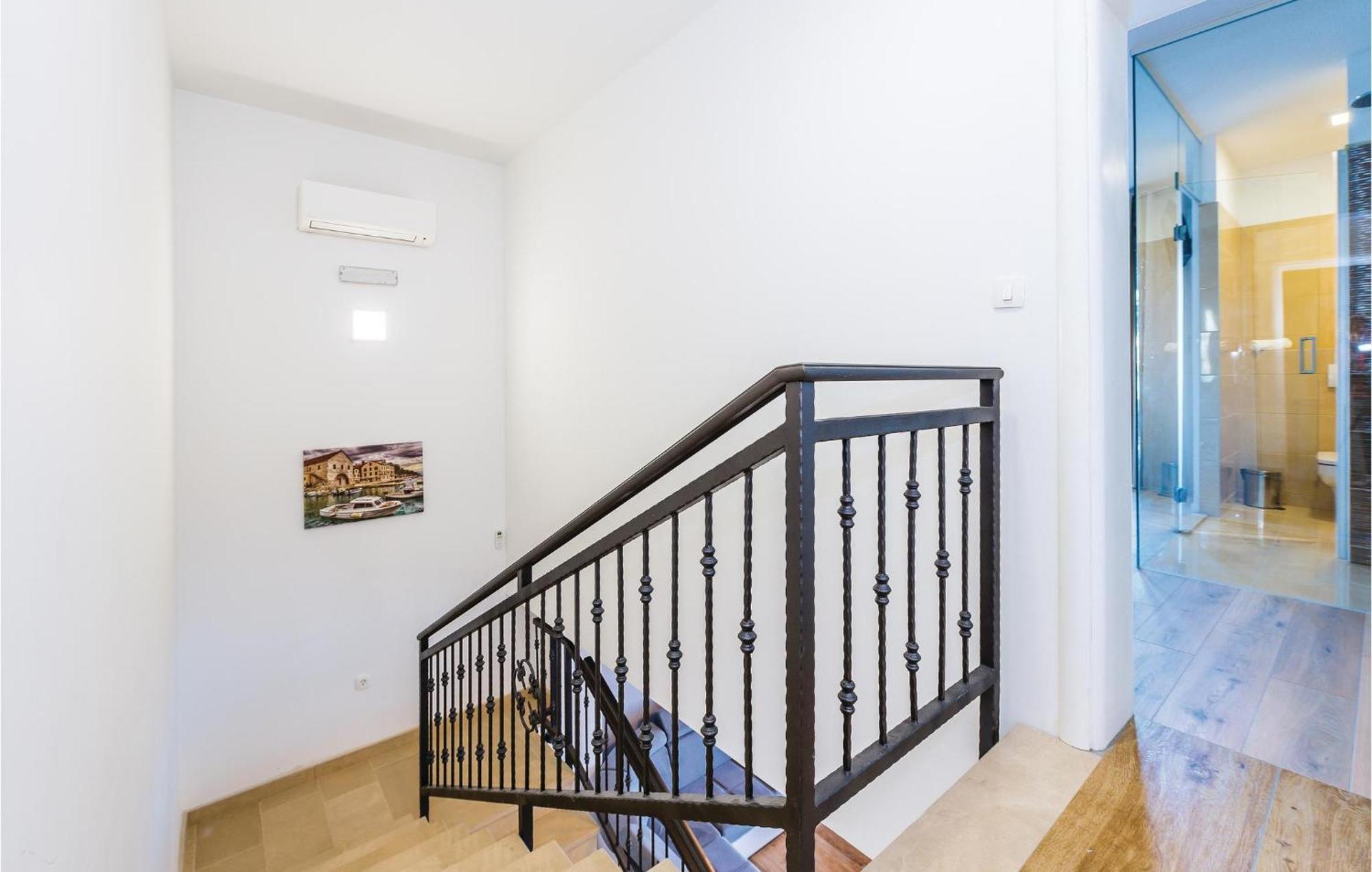 Beautiful Home In Sibenik With Kitchen Šibenik Exterior foto