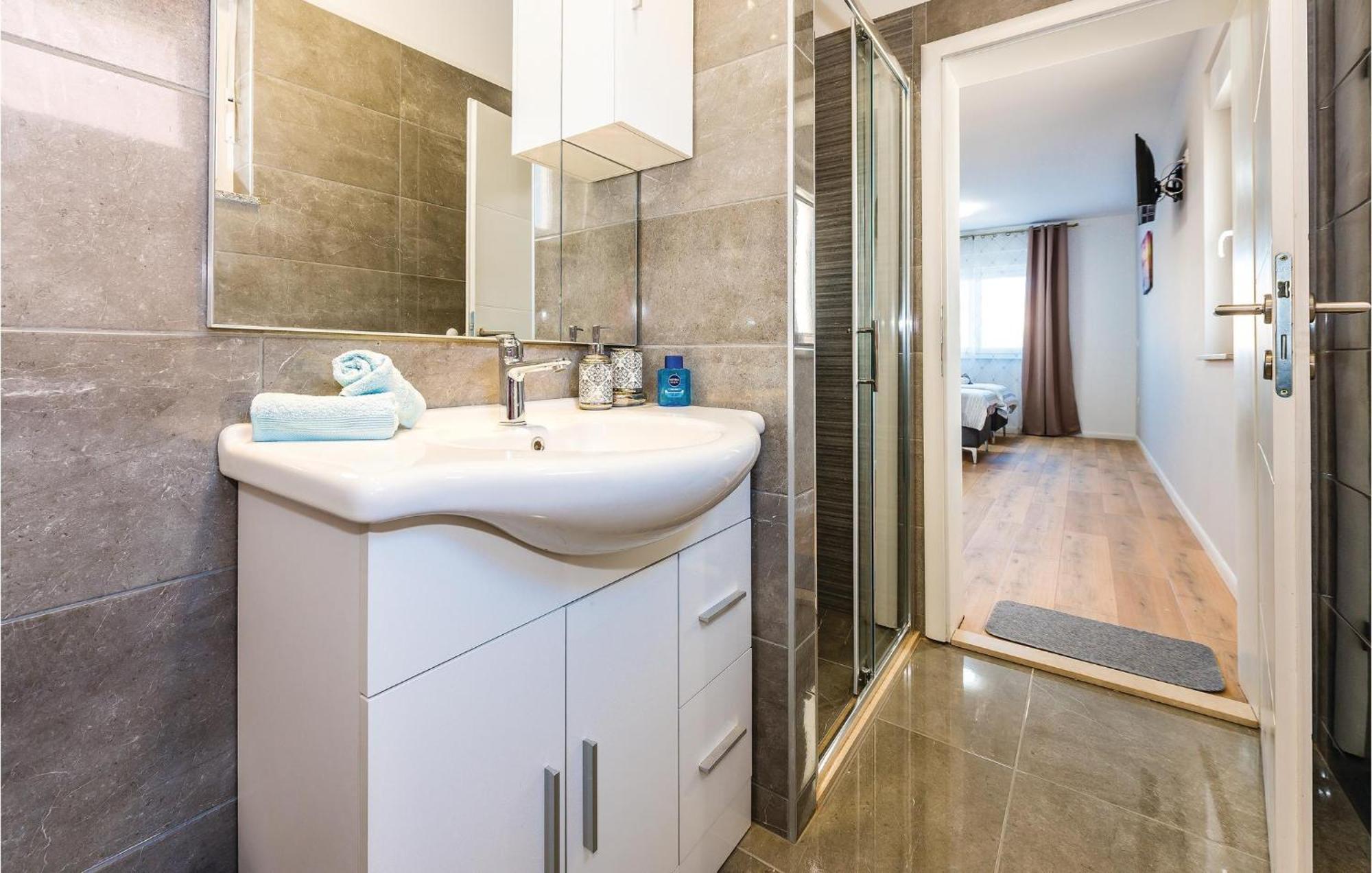 Beautiful Home In Sibenik With Kitchen Šibenik Exterior foto