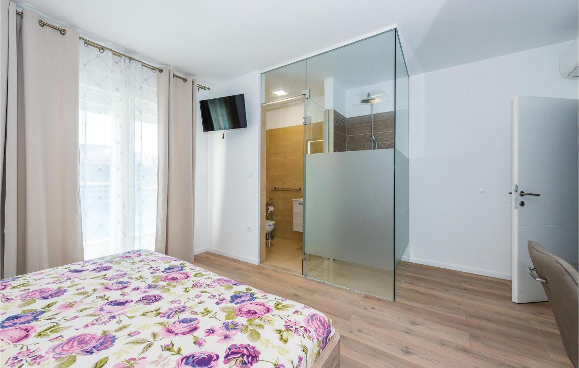Beautiful Home In Sibenik With Kitchen Šibenik Exterior foto